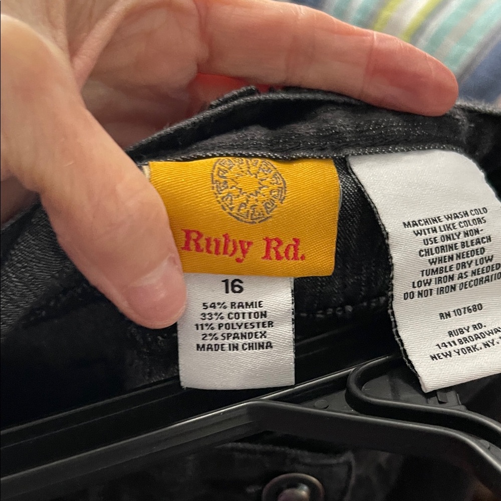 Ruby Rd. Dark Jeans with Decorative Pockets - Picture 4 of 4
